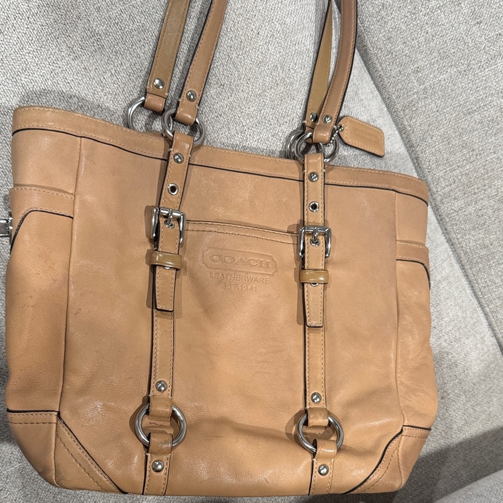 Coach Light Brown Leather Shoulder Bag